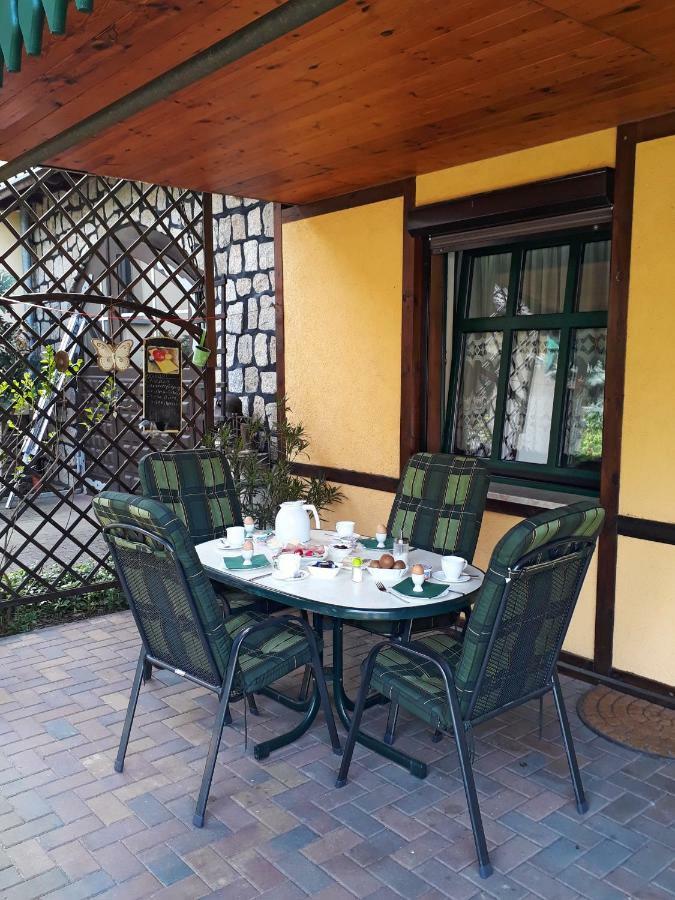 Pension Zum Weissen Hirsch Reitwein Exterior photo