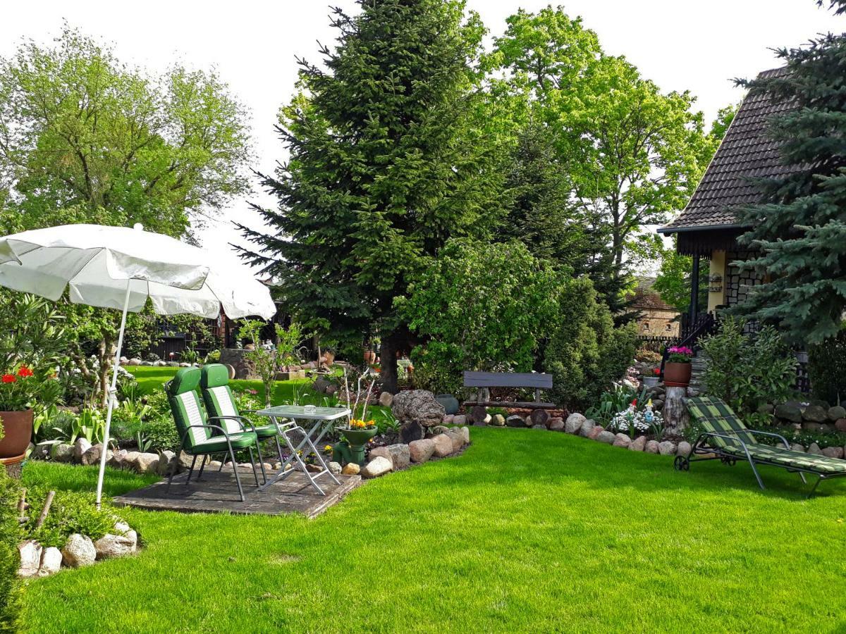 Pension Zum Weissen Hirsch Reitwein Exterior photo